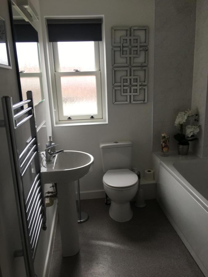 Comfortable Rooms With Live In Host, Walking Distance To The High St & More Glastonbury Dış mekan fotoğraf